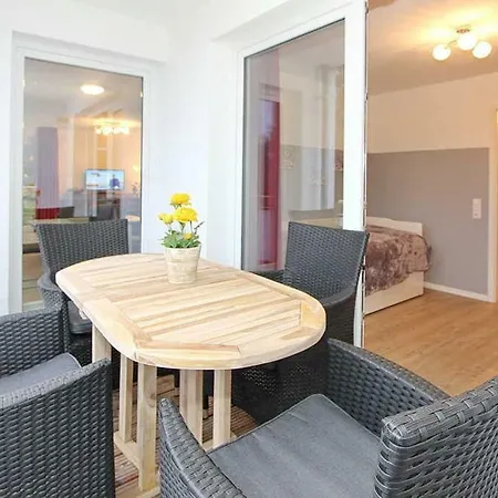 Strandglueck Haus A Апартаменты *
